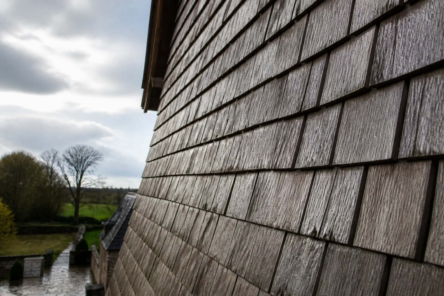 L'essentage en châtaignier : bouclier d'un manoir normand