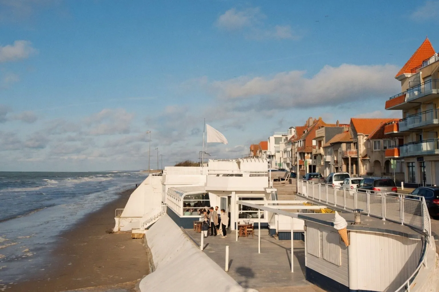 Pourquoi le littoral du Calvados devient la nouvelle destination refuge face aux canicules